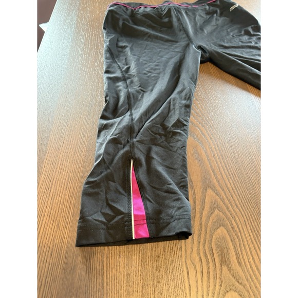 Danskin Womens Fitted Athletic Cropped leggings M 8-10 Black with Pink Accent - Picture 9 of 12